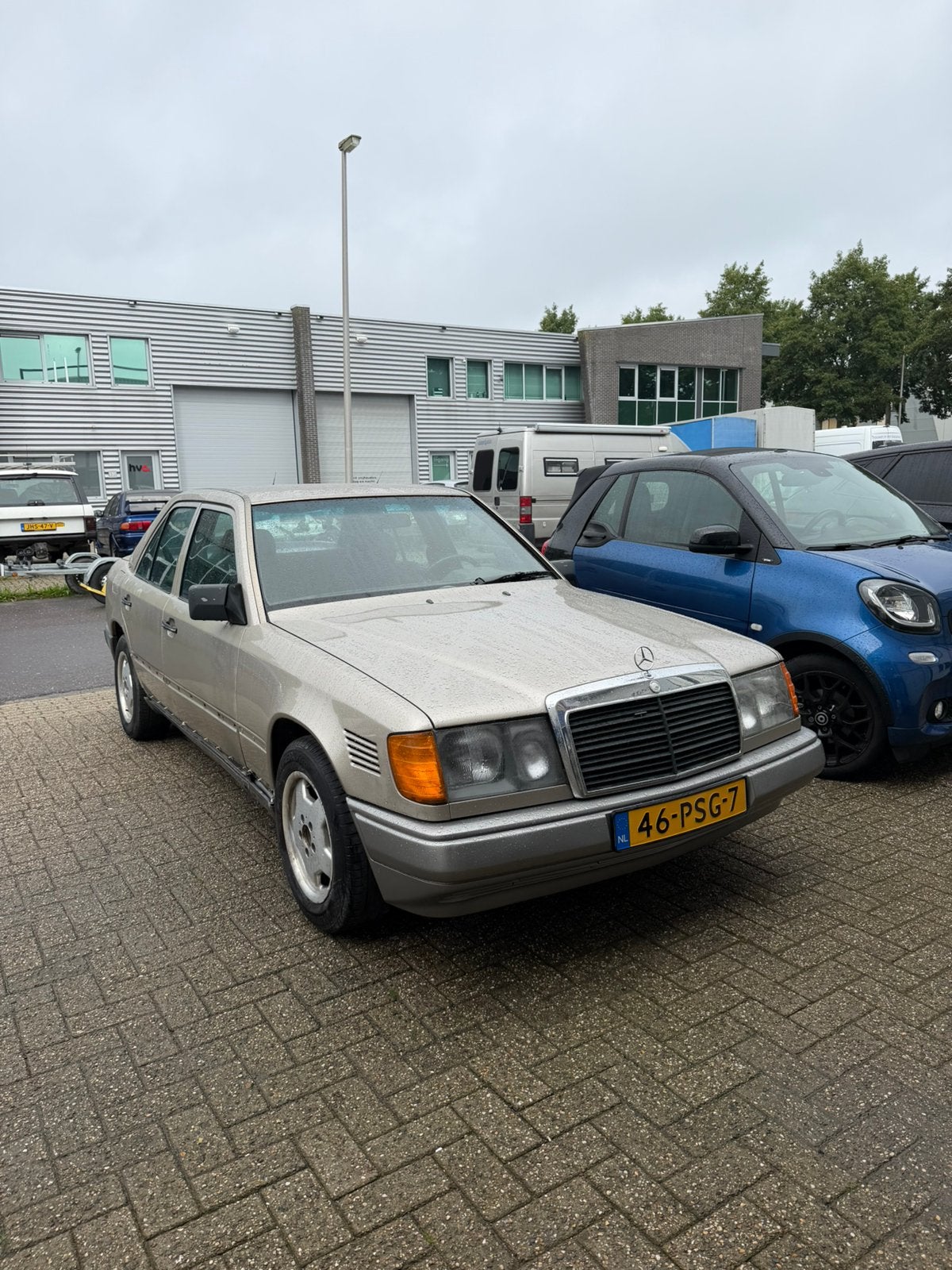 Mercedes-Benz w124 300d 1985, Auto's, Automaat, Stof, Zwart, Overige kleuren