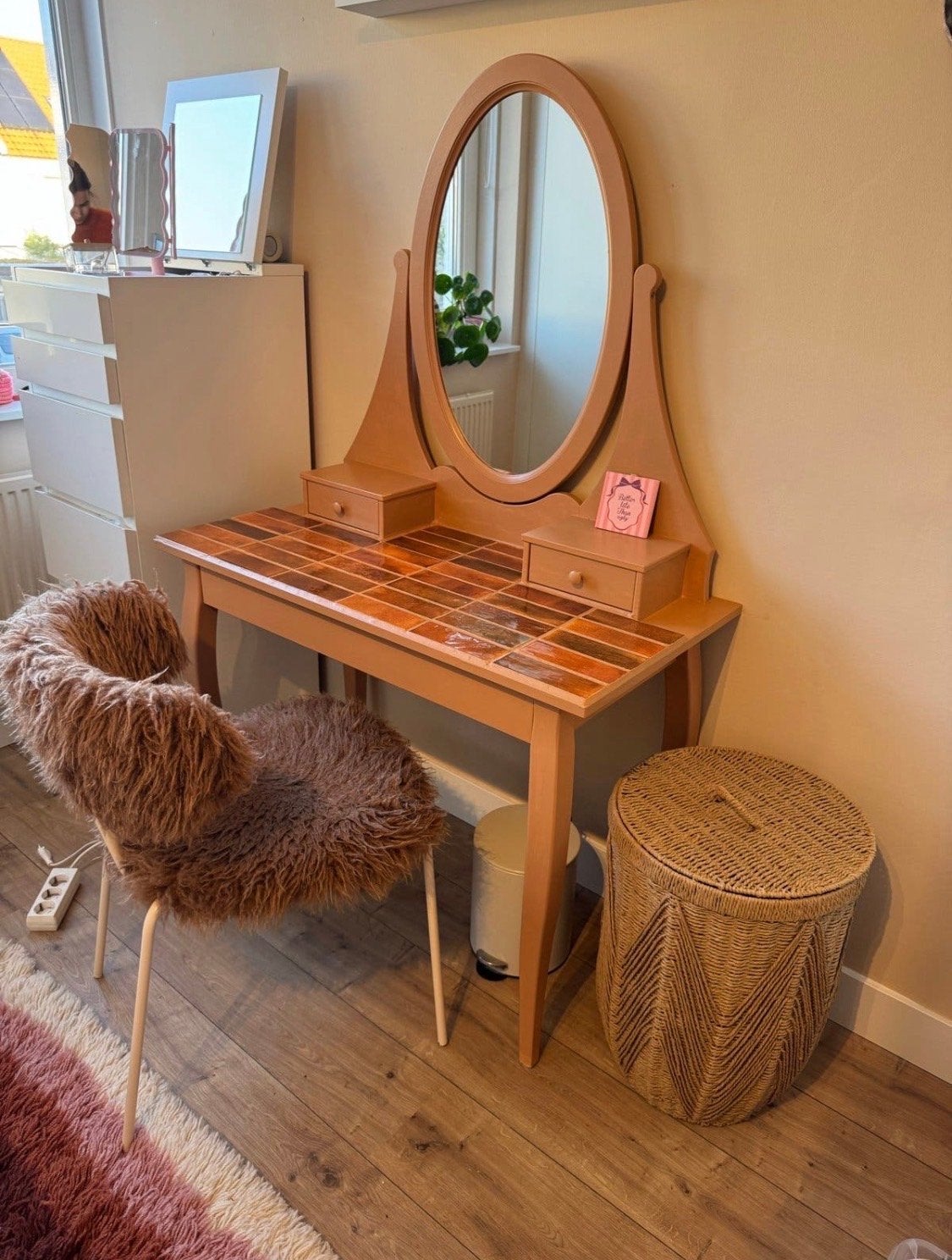 Unieke IKEA Kaptafel - Retro Look met Tegels en Verf, Ophalen, Gebruikt, Hout