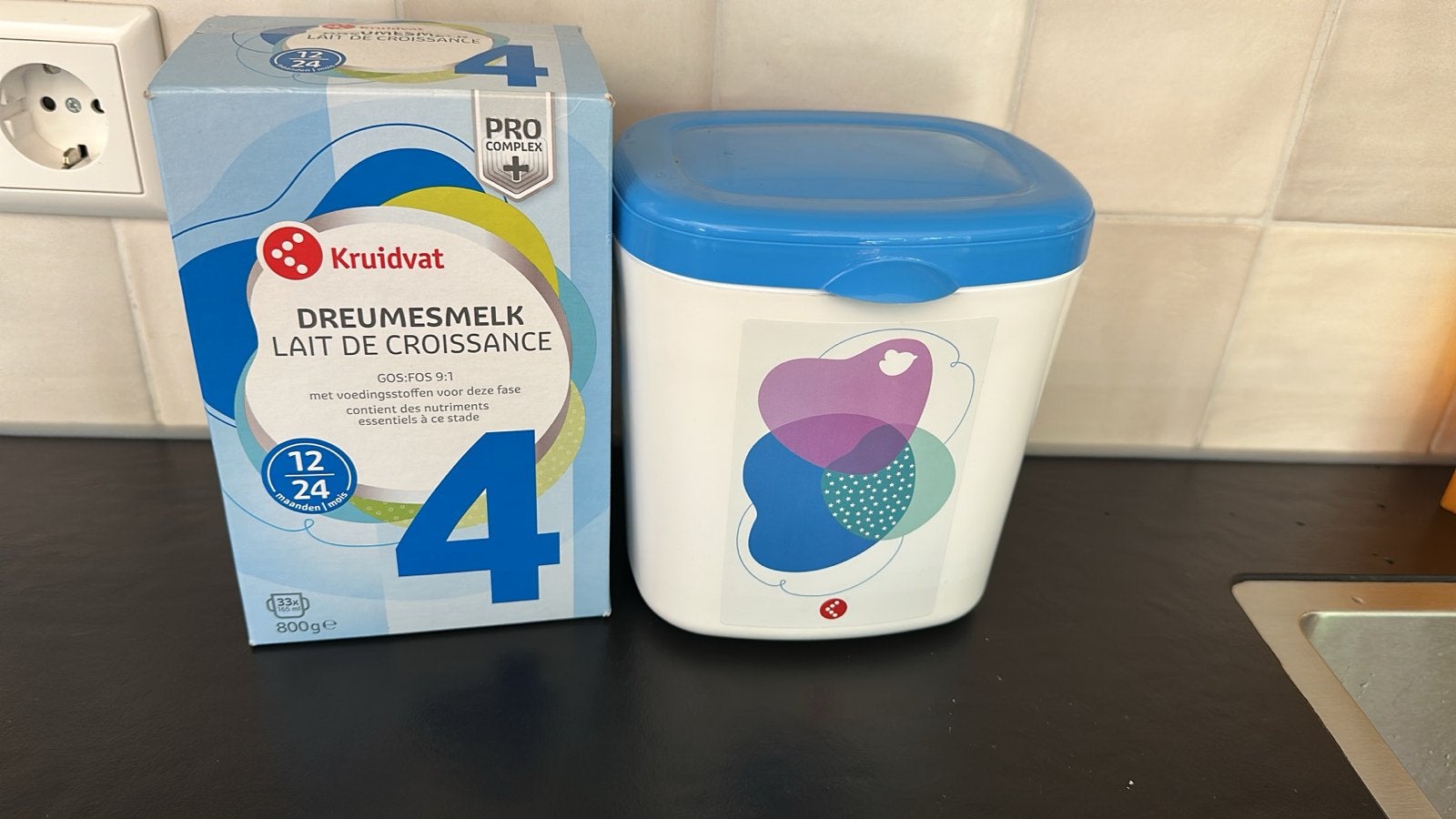 Kruidvat Dreumesmelkpoeder + lege voorraadbus, Kinderen en Baby's, Babyvoeding en Toebehoren, Ophalen, Nieuw, Overige typen, Overige merken