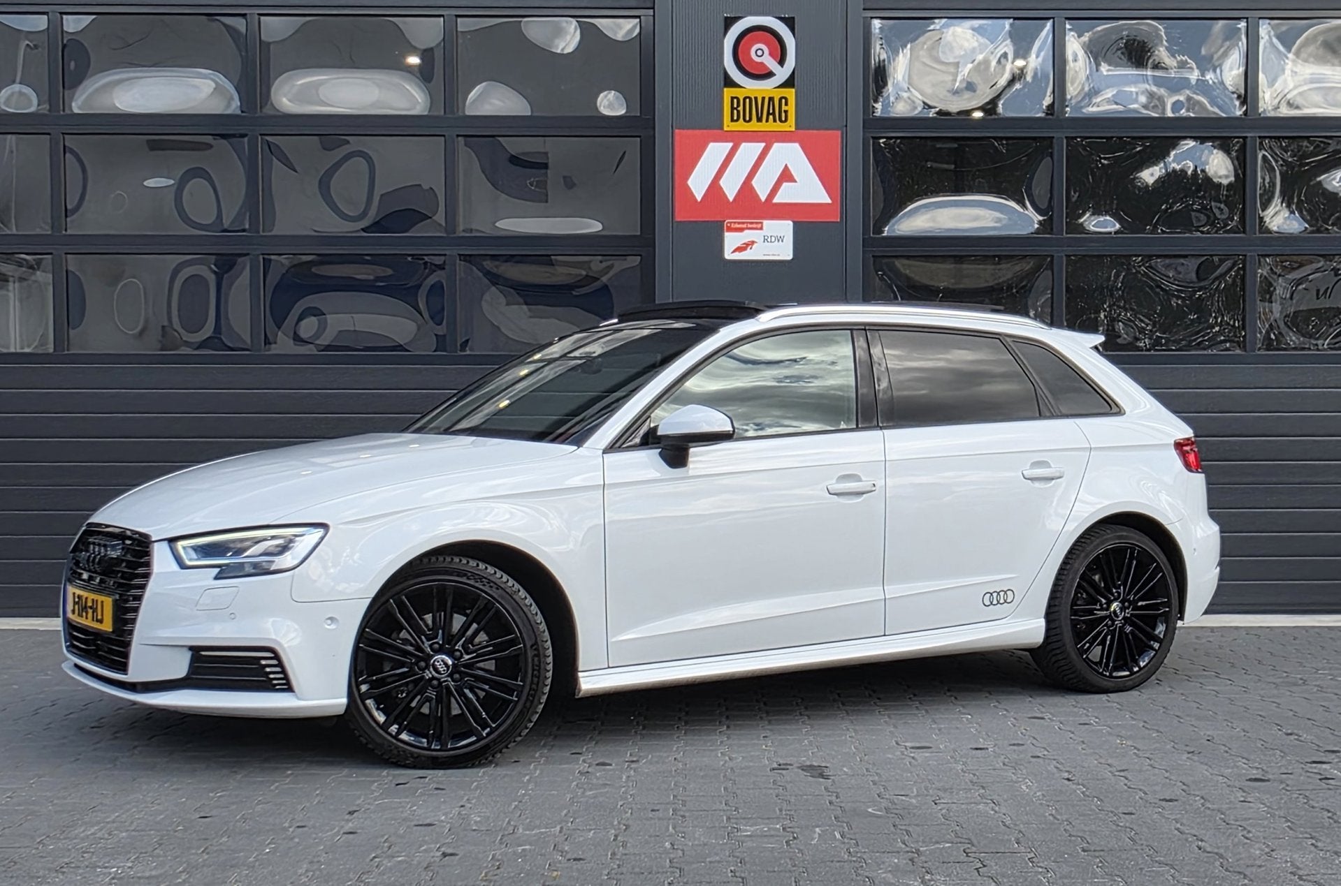 Audi A3 Sportback 1.4 e-tron Sport Pro Line plus | PANO | B&, Auto's, Gebruikt, 4 cilinders, Wit, Geïmporteerd