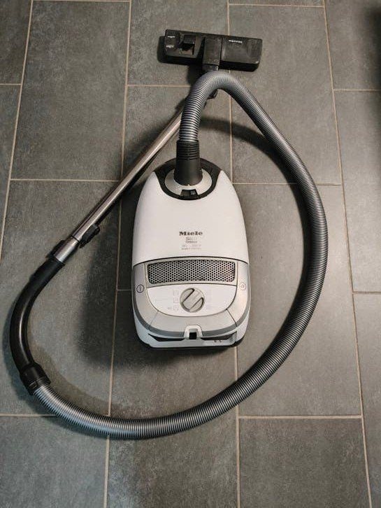 Miele S5211 TWISTER stofzuiger 300... 2200W, Stofzak, Ophalen of Verzenden, Zo goed als nieuw, Miele