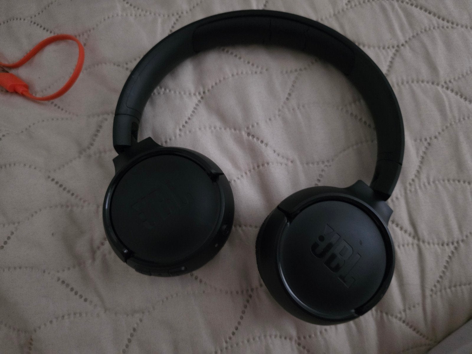 JBL Tune 500BT koptelefoon + gratis oranje oplaadkabel, Gebruikt, JBL, On-ear, Ophalen of Verzenden