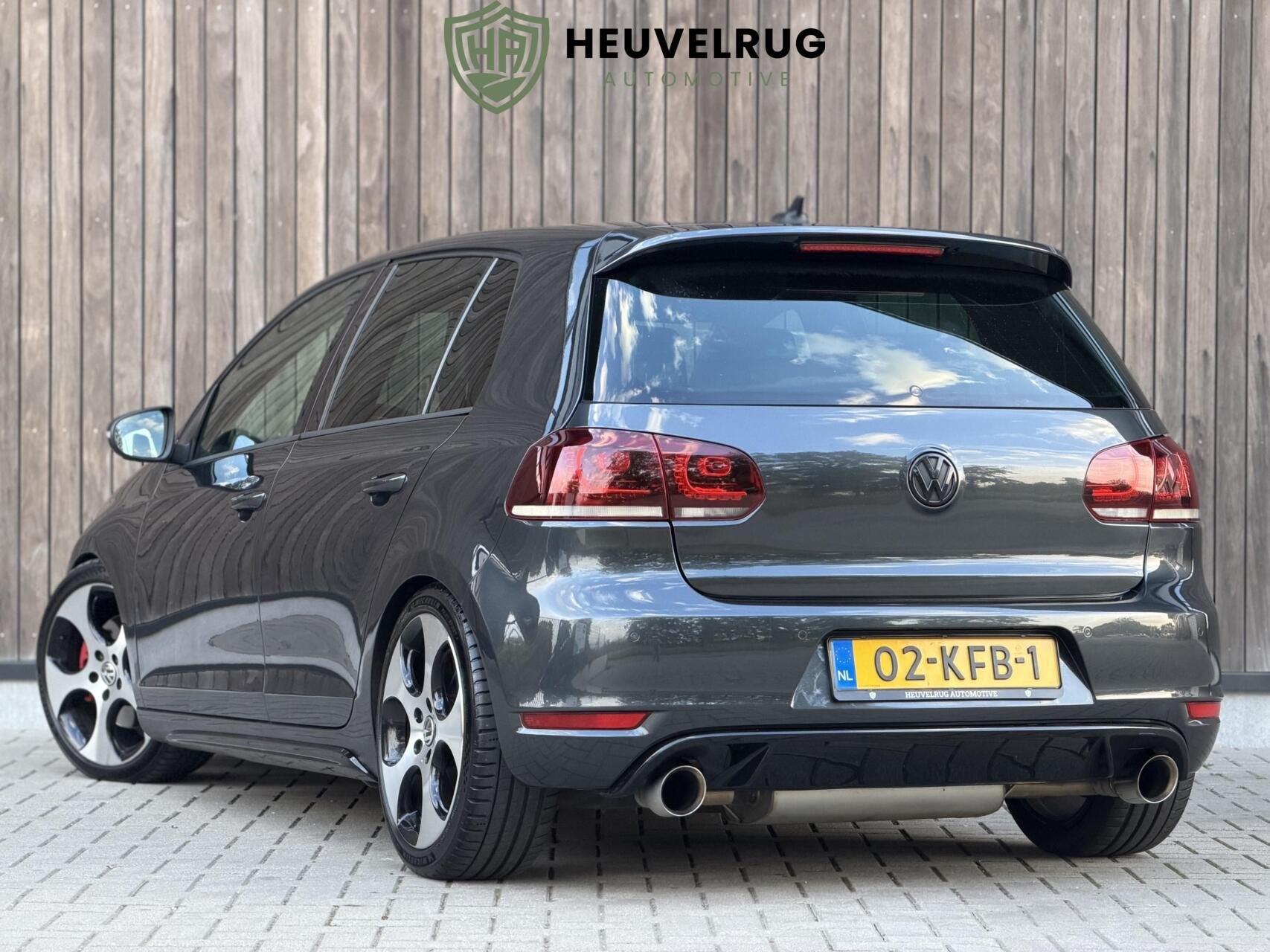 Volkswagen Golf 2.0 GTI | NL-AUTO | MILLTEK | CUSTUM STUUR |, Voorwielaandrijving, Euro 5, Zwart, 4 cilinders