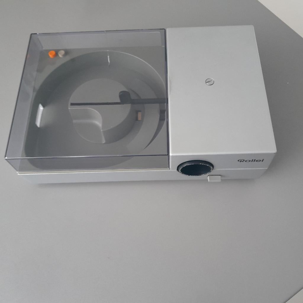 diaprojector Rollei P37 autofocus, Audio, Tv en Foto, Diaprojectors, Ophalen, Gebruikt