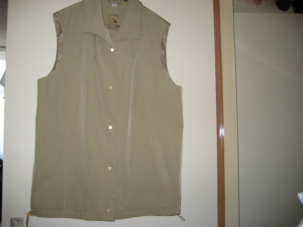 Beige vest, 42, Köhler + Krenz (105), Ophalen of Verzenden, Zo goed als nieuw, Maat 42/44 (L), Beige
