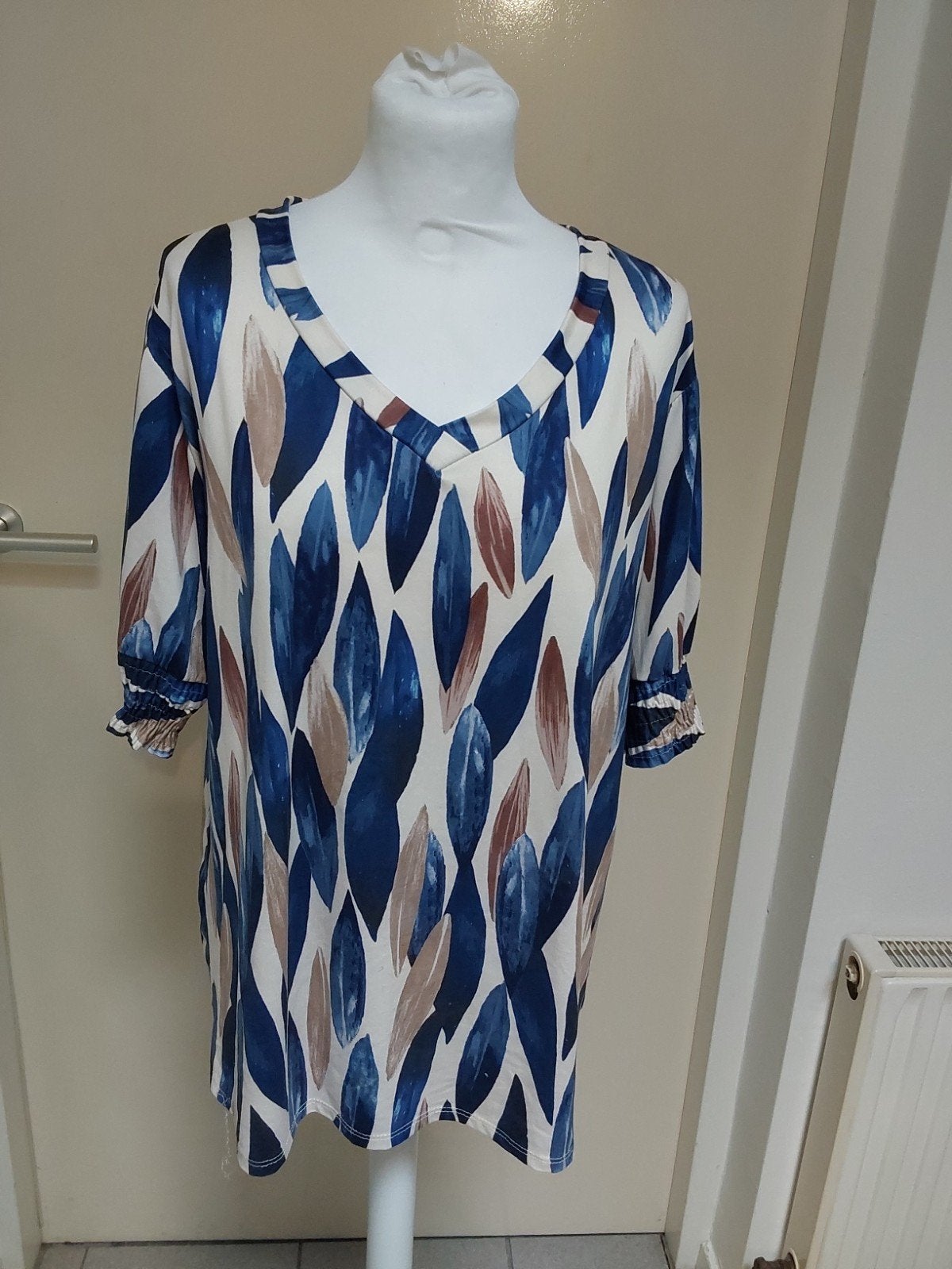 Prachtige top maat L, okselmaat 57cm, travelstof, Ophalen of Verzenden, Zo goed als nieuw, Blauw, Korte mouw