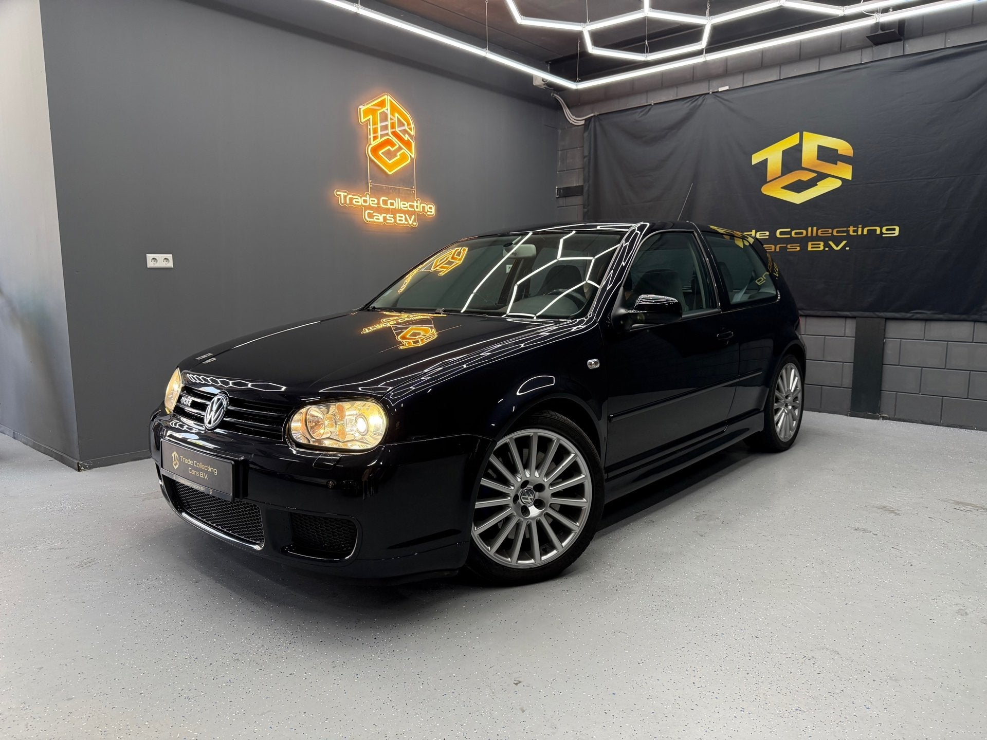 Volkswagen Golf 3.2 VR6 R32 4Motion HANDGESCHAKELDE-COLLECTI, 1473 kg, Gebruikt, Zwart, Bedrijf