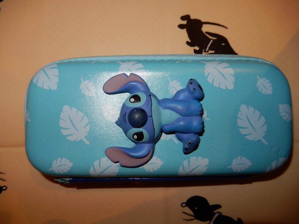 Stitch, stevige etui / pennendoos met 3d squisy figuur erop, Verzenden, Gebruikt