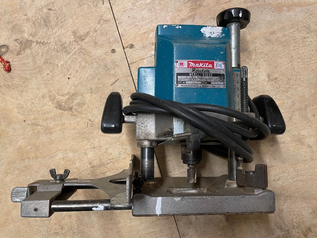 Makita bovenfrees, Doe-het-zelf en Verbouw, Gereedschap | Freesmachines, Ophalen, Gebruikt, Elektrisch, Makita