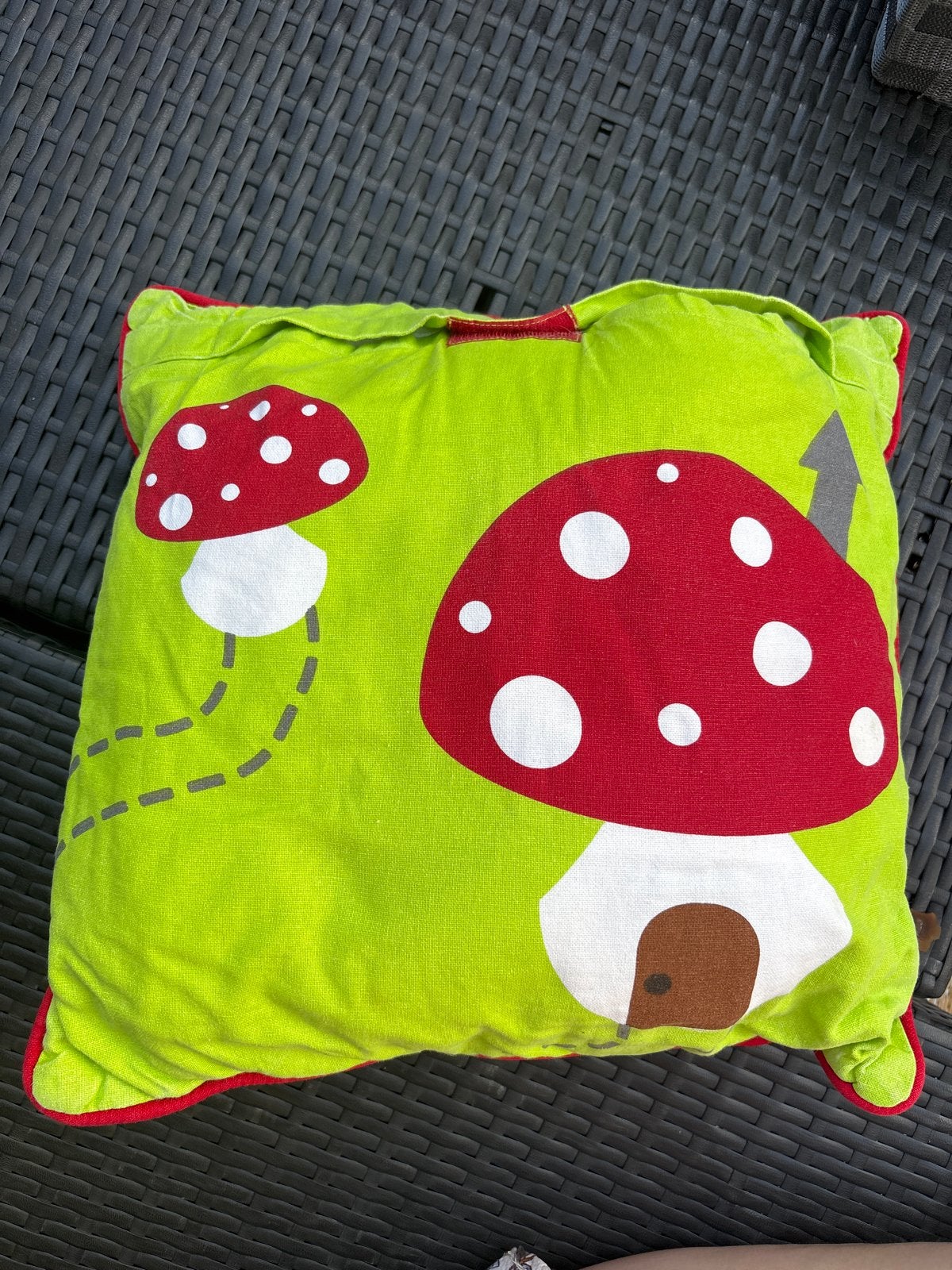 Leuk Paddenstoel Kussen - Groen met Rode Paddenstoelen, Huis en Inrichting, Woonaccessoires | Kussens, Gebruikt, Groen, Vierkant