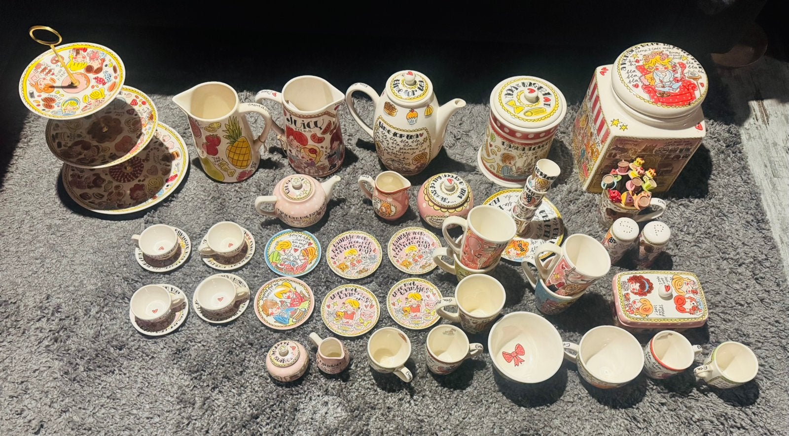 Blond servies nooit gebruikt, Huis en Inrichting, Keuken | Servies, Ophalen, Blond Amsterdam, Nieuw, Bord(en)