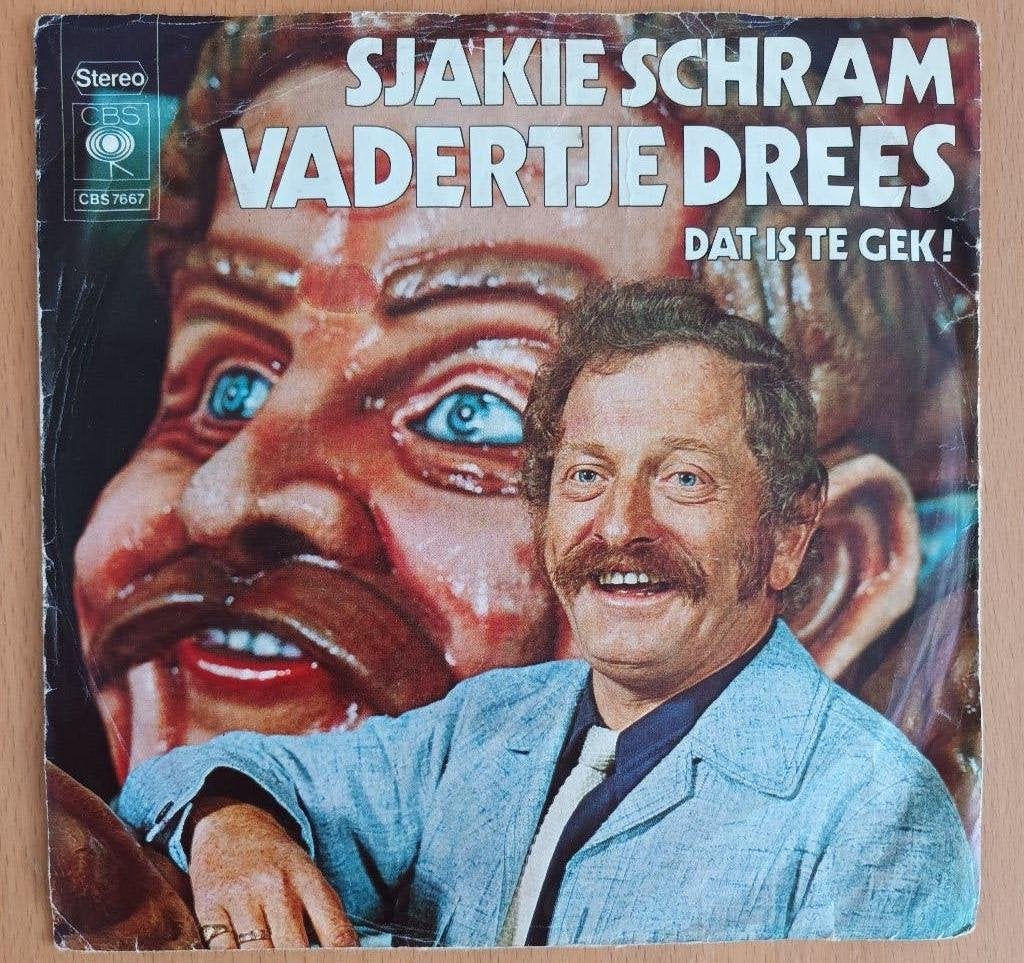 Sjakie Schram - Vadertje Drees, Fotohoes, 7 inch, Ophalen of Verzenden, Zo goed als nieuw