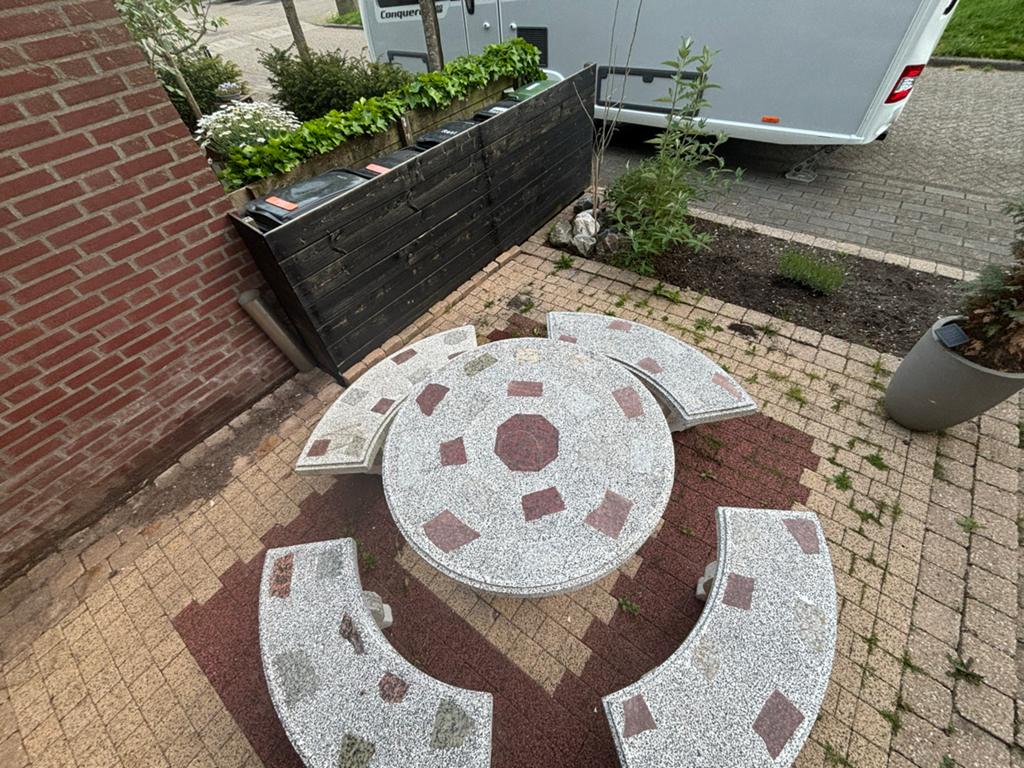 Betonnen tuinset met mozaïek, Ophalen, Gebruikt, Eettafel, Tuinset