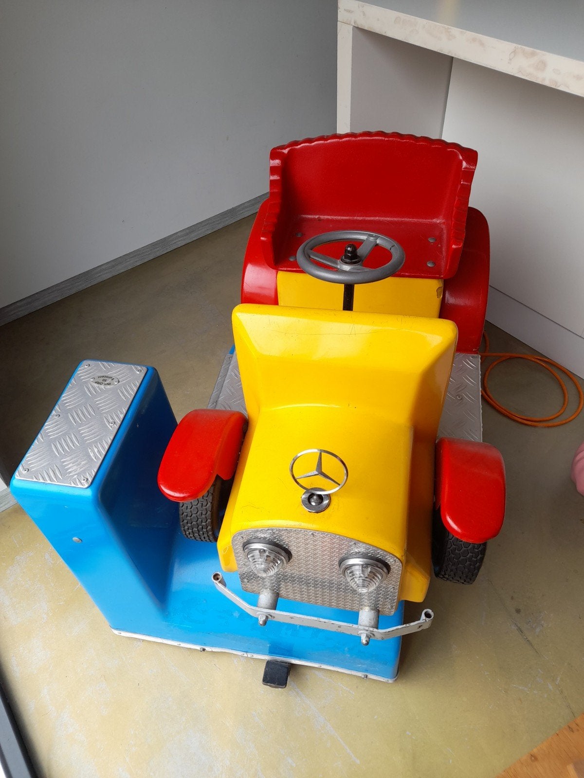 Vintage Mercedes-Benz Kinderauto (50 Eurocent), Ophalen, Gebruikt