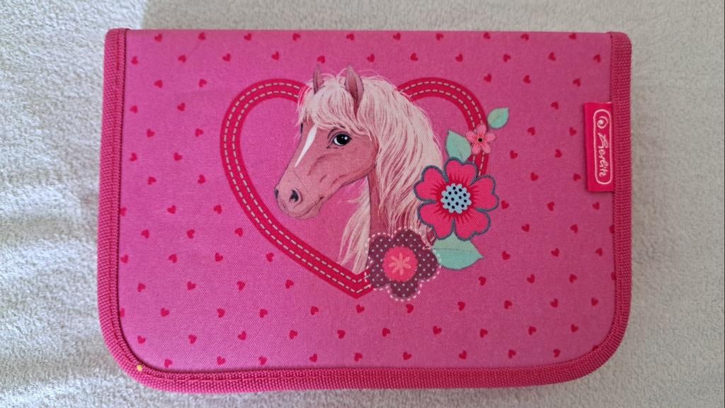 Roze etui van Herlitz met inhoud, Ophalen of Verzenden, Zo goed als nieuw