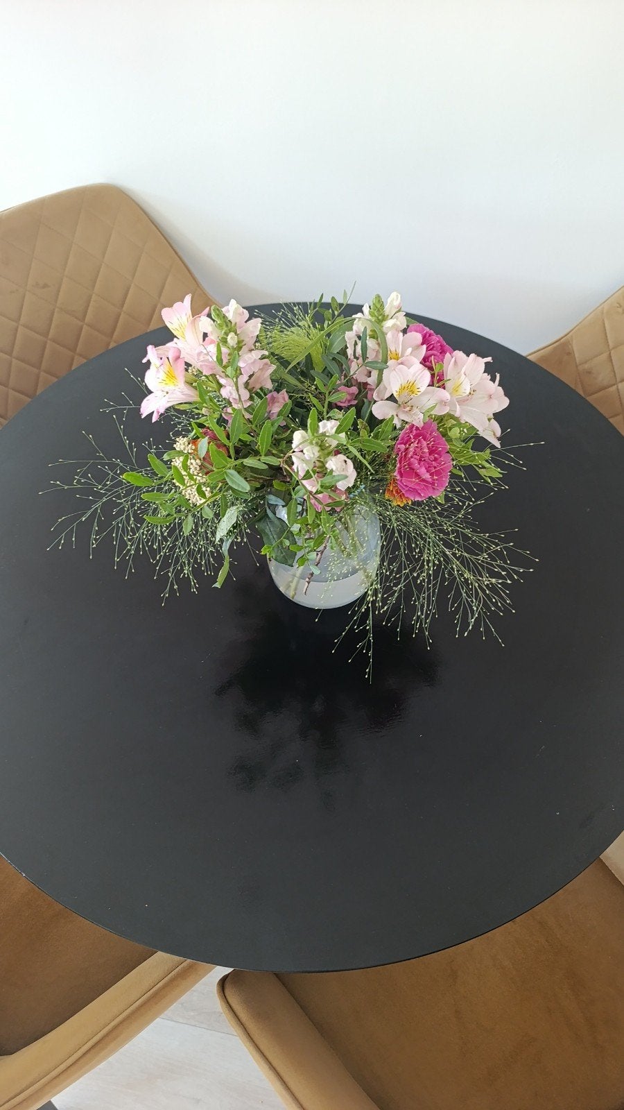 Zo goed als nieuwe eettafel met 4 heerlijke eetkamerstoelen, Ophalen, Overige materialen, Rond, Zo goed als nieuw
