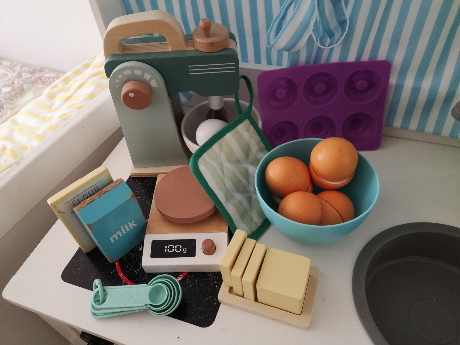 Houten speelgoed keuken set met mixer en accessoires, Ophalen of Verzenden, Zo goed als nieuw, Knutselen