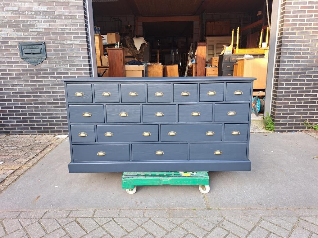 Refurbished grijze grenen ladekast 19 lades, Ophalen, RoDeKo Volendam, R.kooij65@gmail.com, Gebruikt