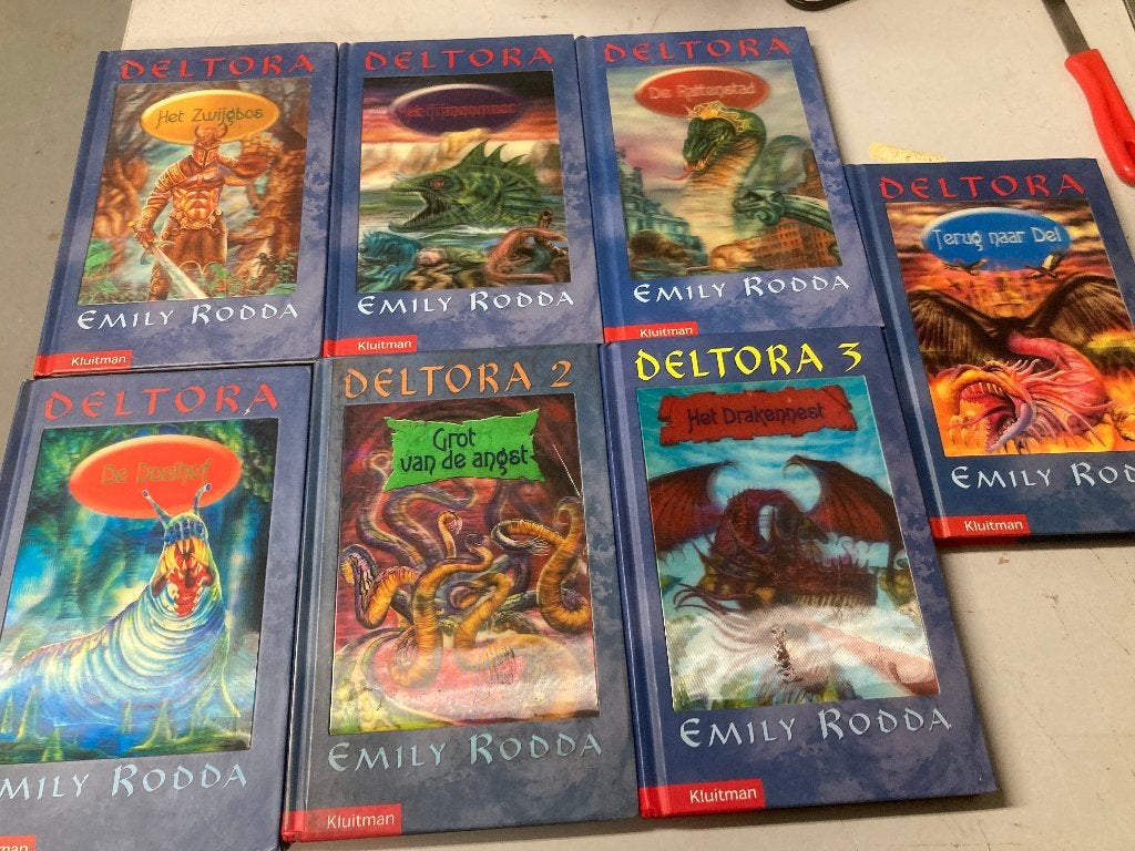 T.K. nog 7 boeken van Deltora zie actuele lijst Emily Rodda, Ophalen of Verzenden, Zo goed als nieuw, Emily Rodda