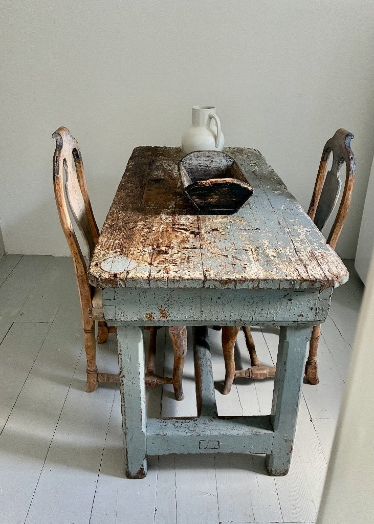 stoere antieke tafel annex werkbank in de oude grijze verf, Ophalen