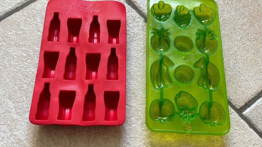 Siliconen ijsblokjesbakjes, ijsblokjes bakjes Coca Cola en g, Huis en Inrichting, Ophalen of Verzenden, Gebruikt