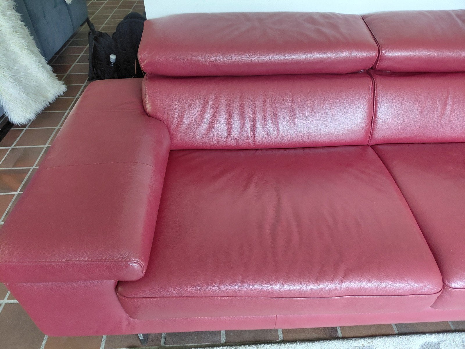 Rood lederen sofa Natuzzi style Merlot, Huis en Inrichting, Banken | Bankstellen, Ophalen, Gebruikt, 75 tot 100 cm, Leer