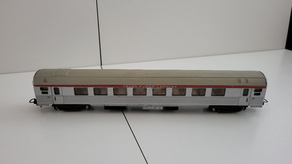Lima 301023 - Mistral 69 TEE "le Mistral" A8tuj, Hobby en Vrije tijd, Modeltreinen | H0, Gebruikt, Gelijkstroom, Wagon, Ophalen of Verzenden