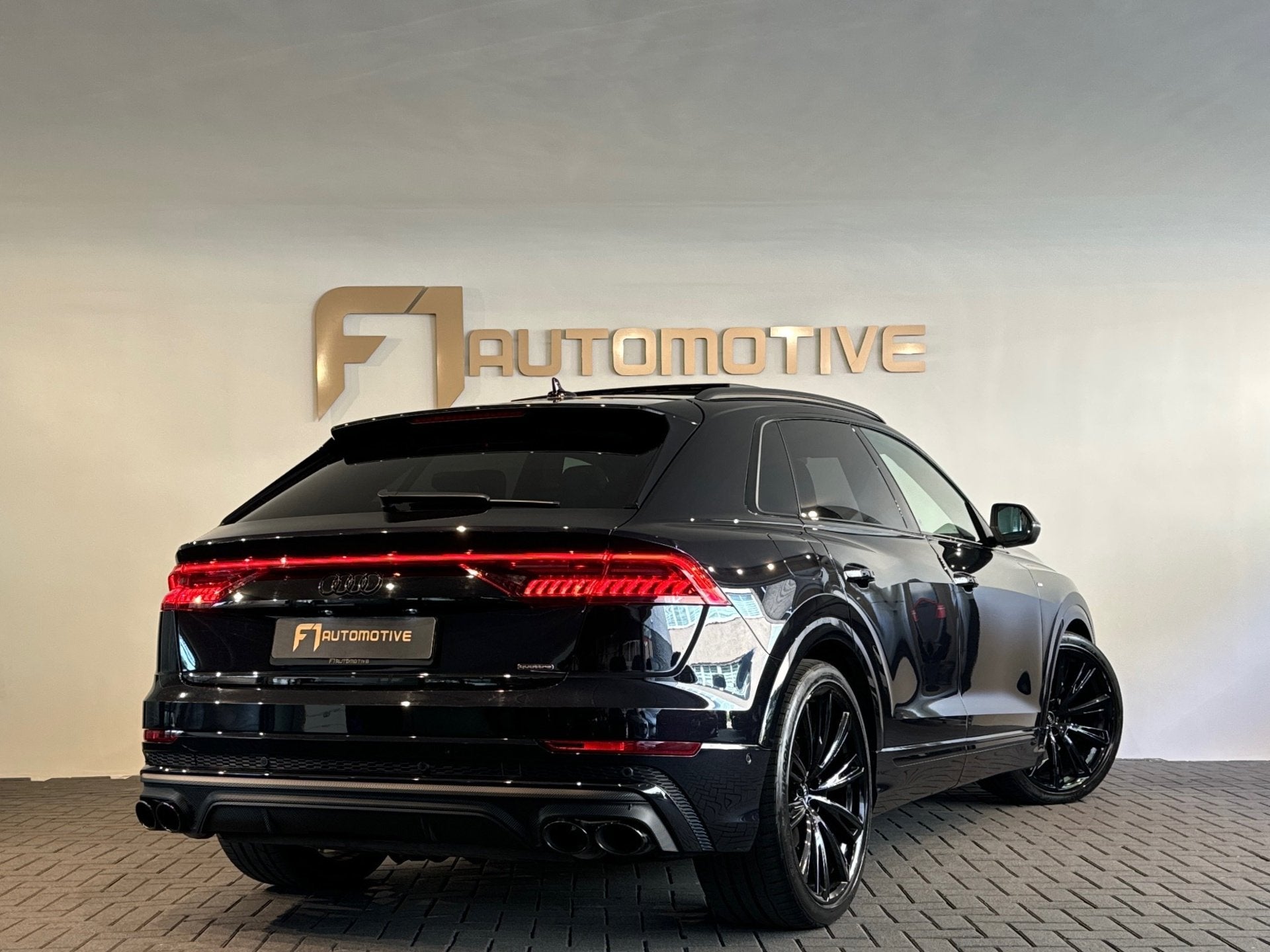 Audi Q8 60 TFSI e quattro S Line Comp Pano|RS Seat|HuD|Massa, Automaat, Dealer onderhouden, 14 kWh, Gebruikt