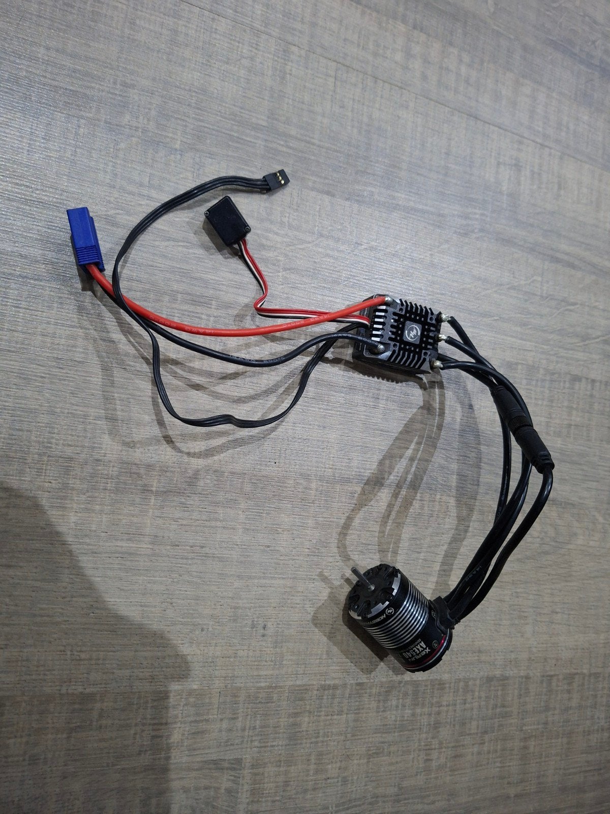 hobbywing axe combo 540 2300kv, Elektro, Auto offroad, Ophalen of Verzenden, Zo goed als nieuw