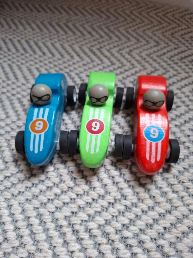 New classic toys houten auto's, Kinderen en Baby's, Speelgoed | Houten speelgoed, Ophalen, Zo goed als nieuw, Duw- of Trekspeelgoed