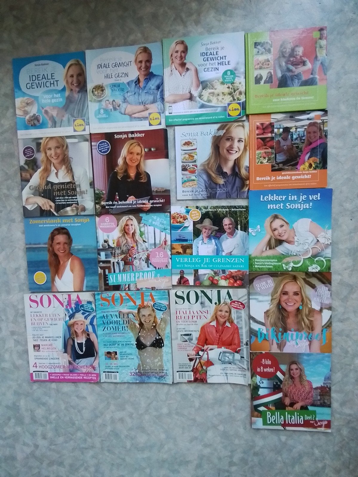 14 boeken + 3 maandbladen Sonja Bakker, heerlijke recepten., Ophalen, Gelezen, Sonja Bakker