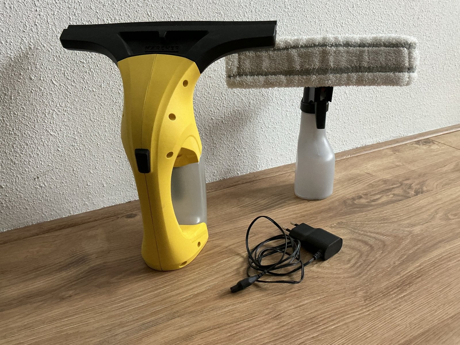 Kärcher Raamwisser met Sprayflacon, Ophalen of Verzenden, Raamwisser of Trekker