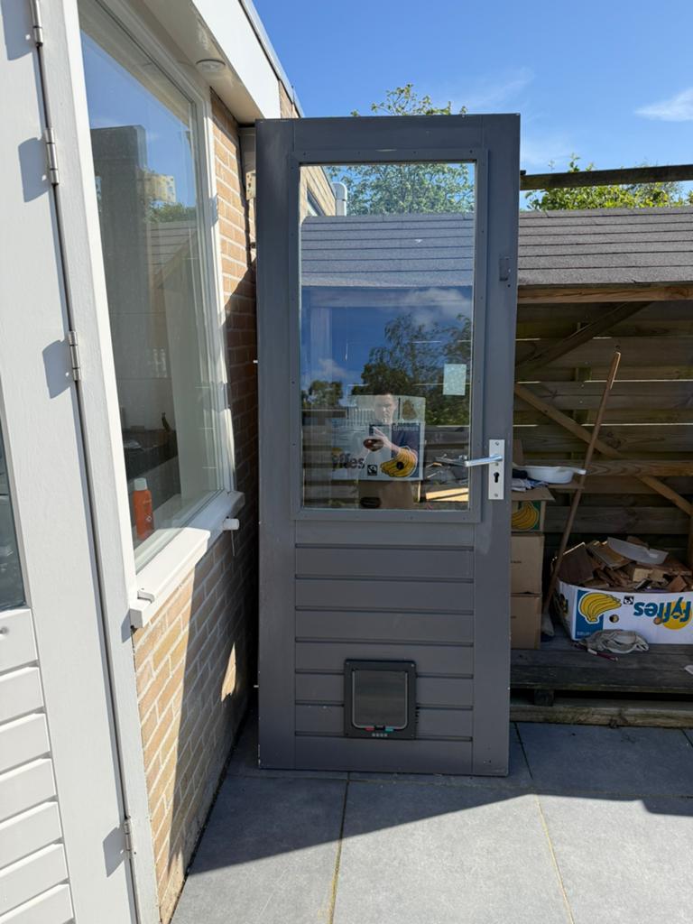 Achterdeur met raam, Doe-het-zelf en Verbouw, Deuren en Horren, Ophalen, Gebruikt, Buitendeur, 200 tot 215 cm