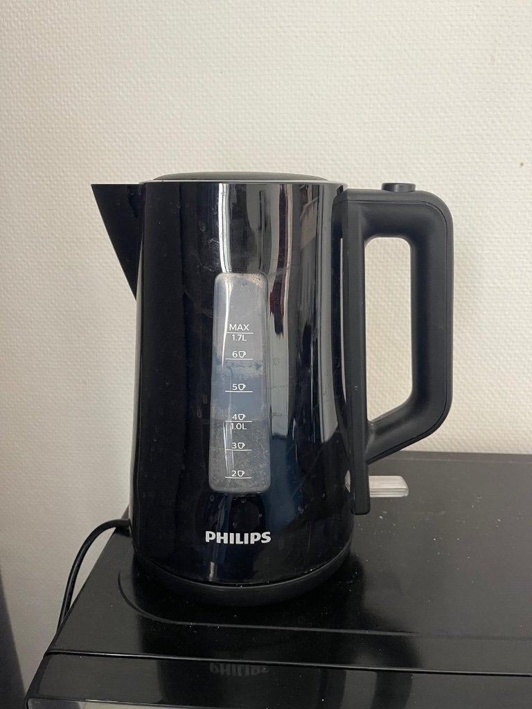 Kettle, Witgoed en Apparatuur, Waterkokers, Minder dan 1 liter, Ophalen, Zo goed als nieuw
