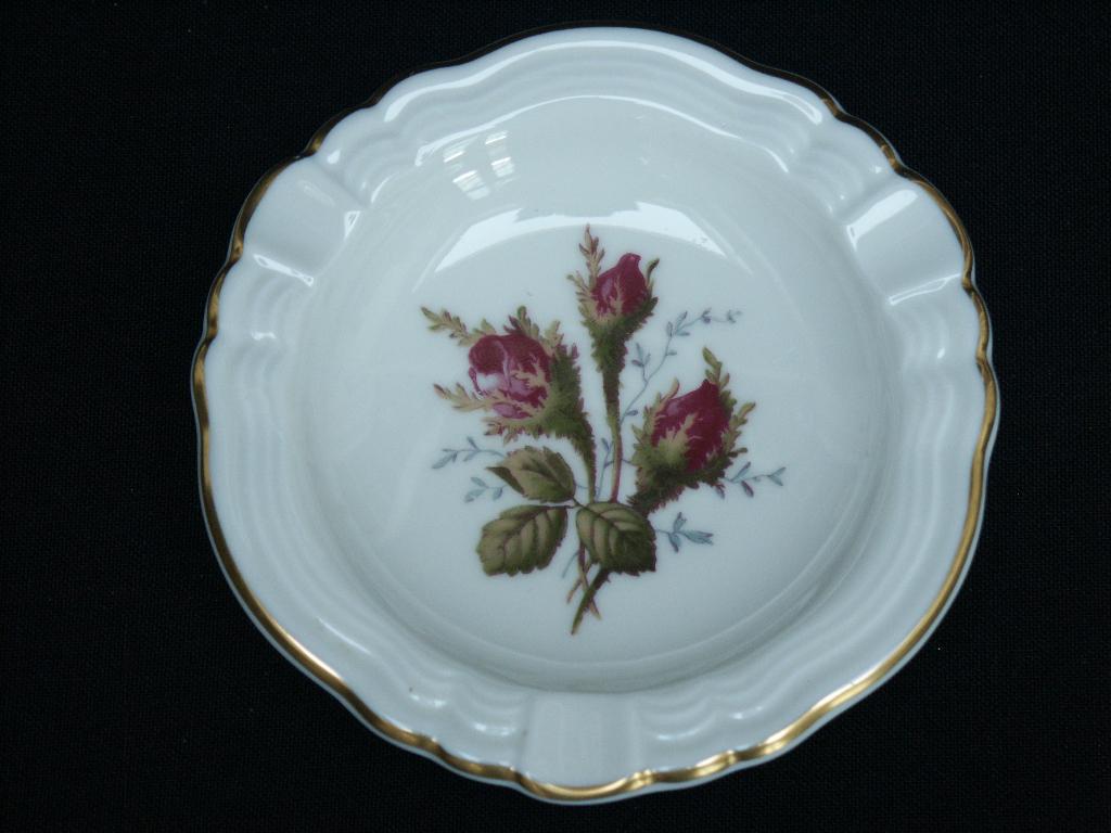 Rosenthal ASBAKJE ~ Classic Rose Collection Ø 11 cm., Ophalen of Verzenden, Zo goed als nieuw, Porselein, Overige typen