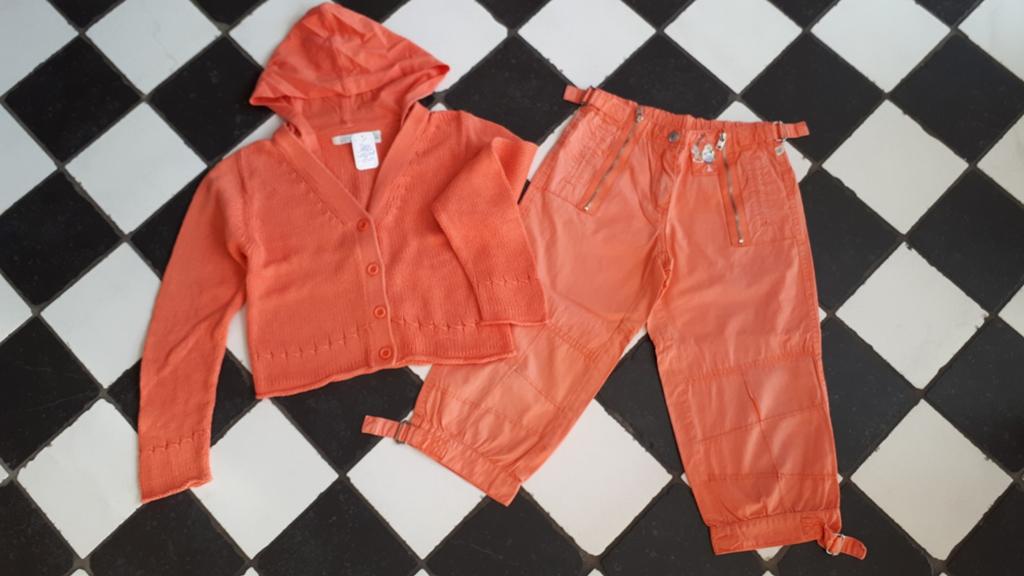 Nono oranje setje broek + vestje maat 122 - 128 prima staat, Kinderen en Baby's, Kinderkleding | Maat 128, Meisje, Ophalen of Verzenden