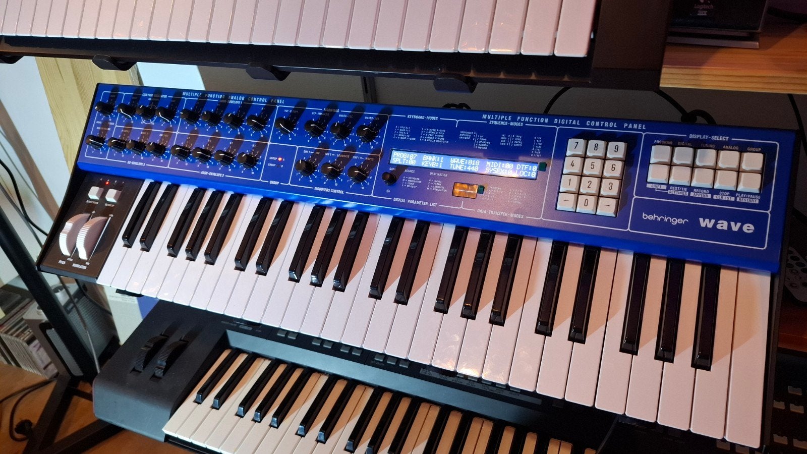 Behringer Wave., Muziek en Instrumenten, Ophalen of Verzenden, Zo goed als nieuw, Met midi-aansluiting, 49 toetsen