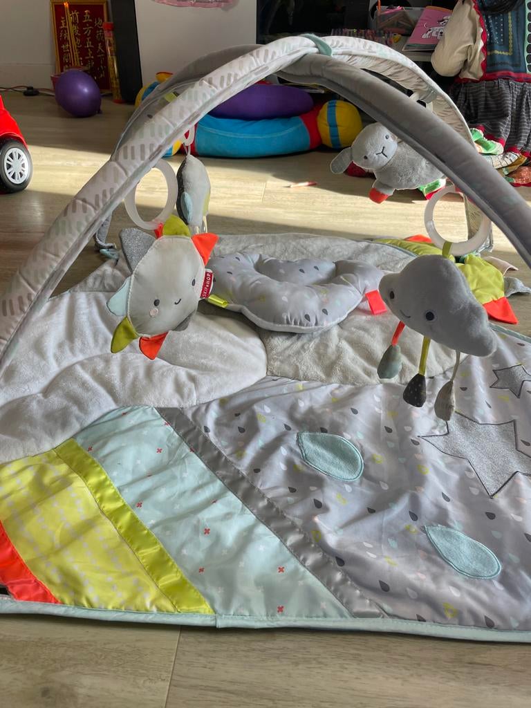 Skip Hop- Baby speelkleed met speelbogen en speeltjes, Kinderen en Baby's, Speelgoed | Babyspeelgoed, Ophalen of Verzenden, Zo goed als nieuw