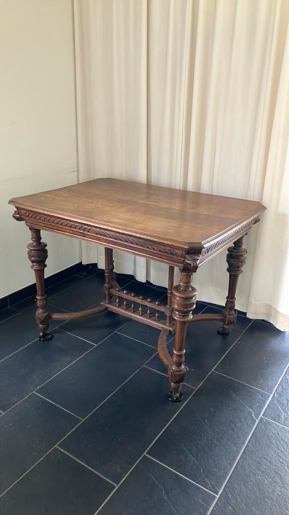 Antieke Mechelse renaissancestijl tafel met leeuwen kopjes, Ophalen