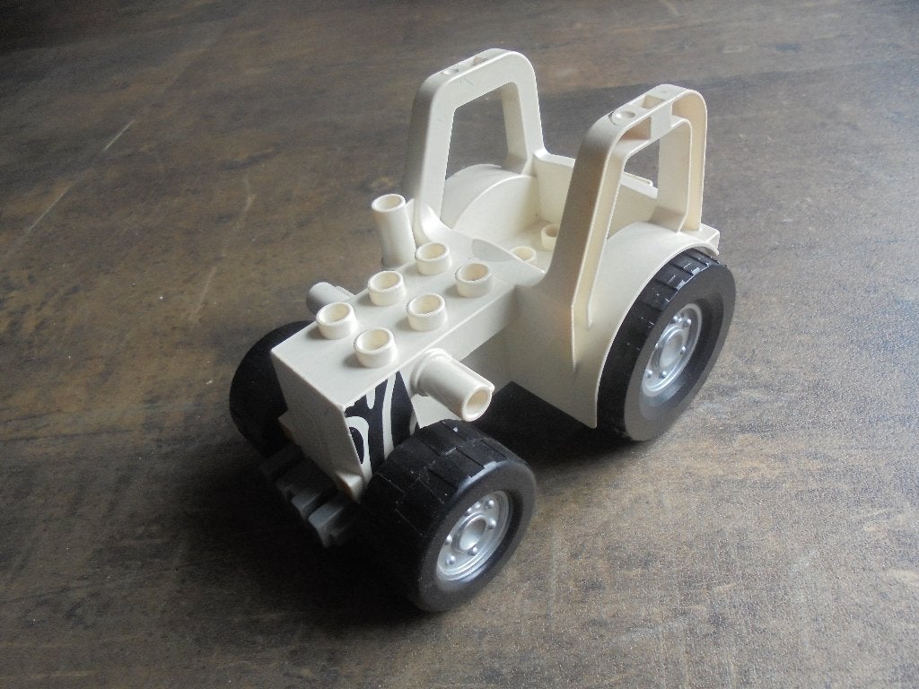 Lego Duplo Farm Tractor with 2x3 Studs on Hood (zie foto's), Ophalen of Verzenden, Gebruikt, Losse stenen, Duplo