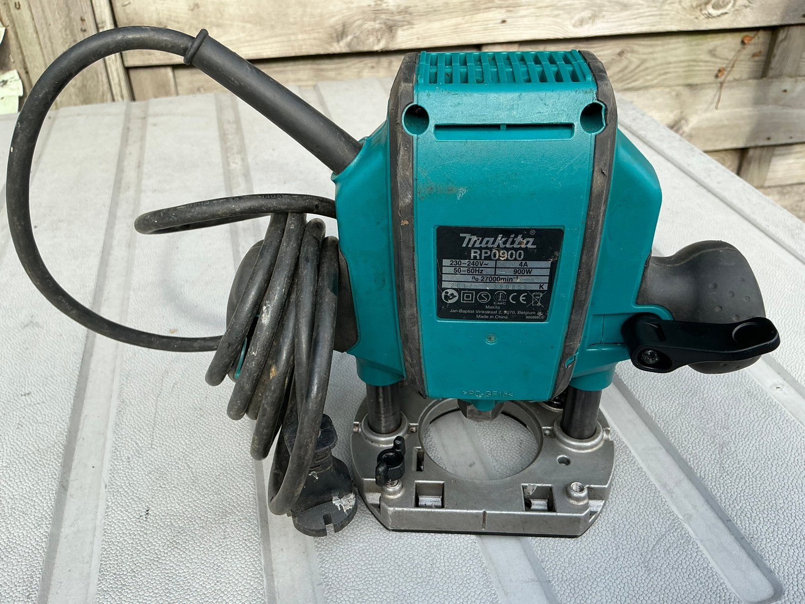 Makita RP0900 bovenfrees, Doe-het-zelf en Verbouw, Gereedschap | Freesmachines, Ophalen of Verzenden, Gebruikt, Elektrisch, Bovenfrees