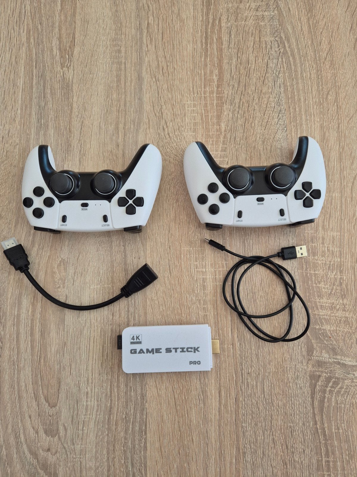 4K Game Stick Pro met 2 controllers en 20000 games, Ophalen of Verzenden, Overige merken, Zo goed als nieuw