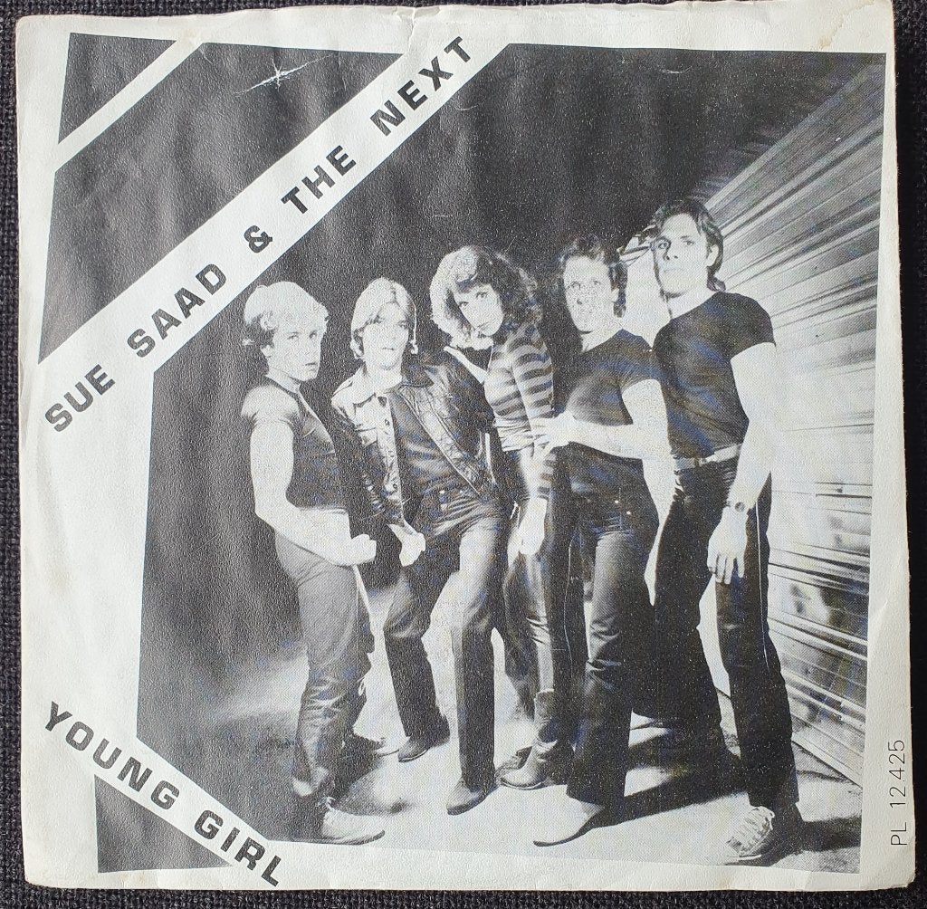 Sue Saad & The Next - Young Girl, Gebruikt, Verzenden, 7 inch, Fotohoes