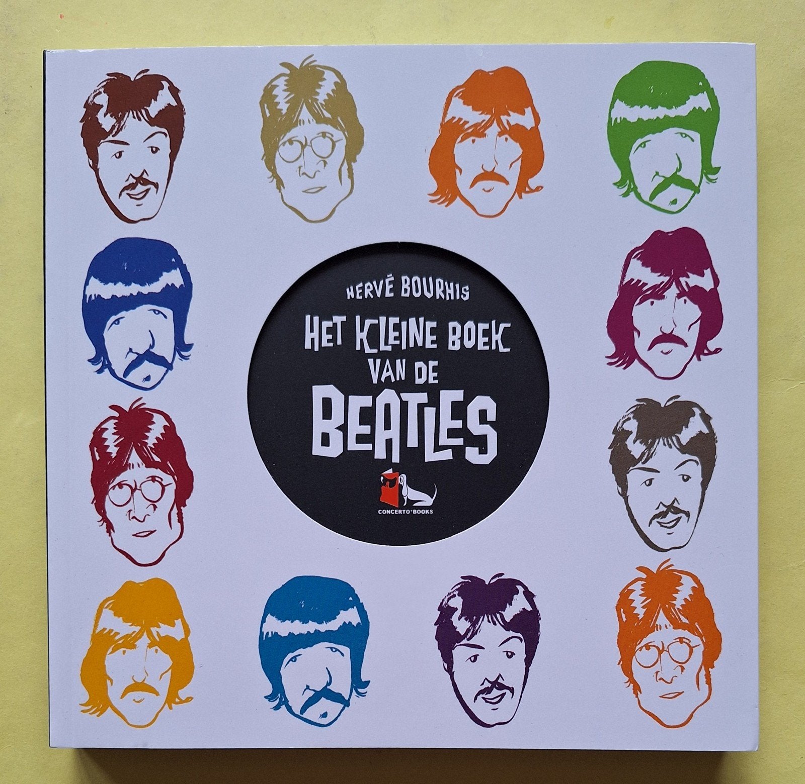 Het Kleine Boek van de Beatles - Hervé Bourhis, Ophalen of Verzenden, Zo goed als nieuw, Artiest, Hervé Bourhis