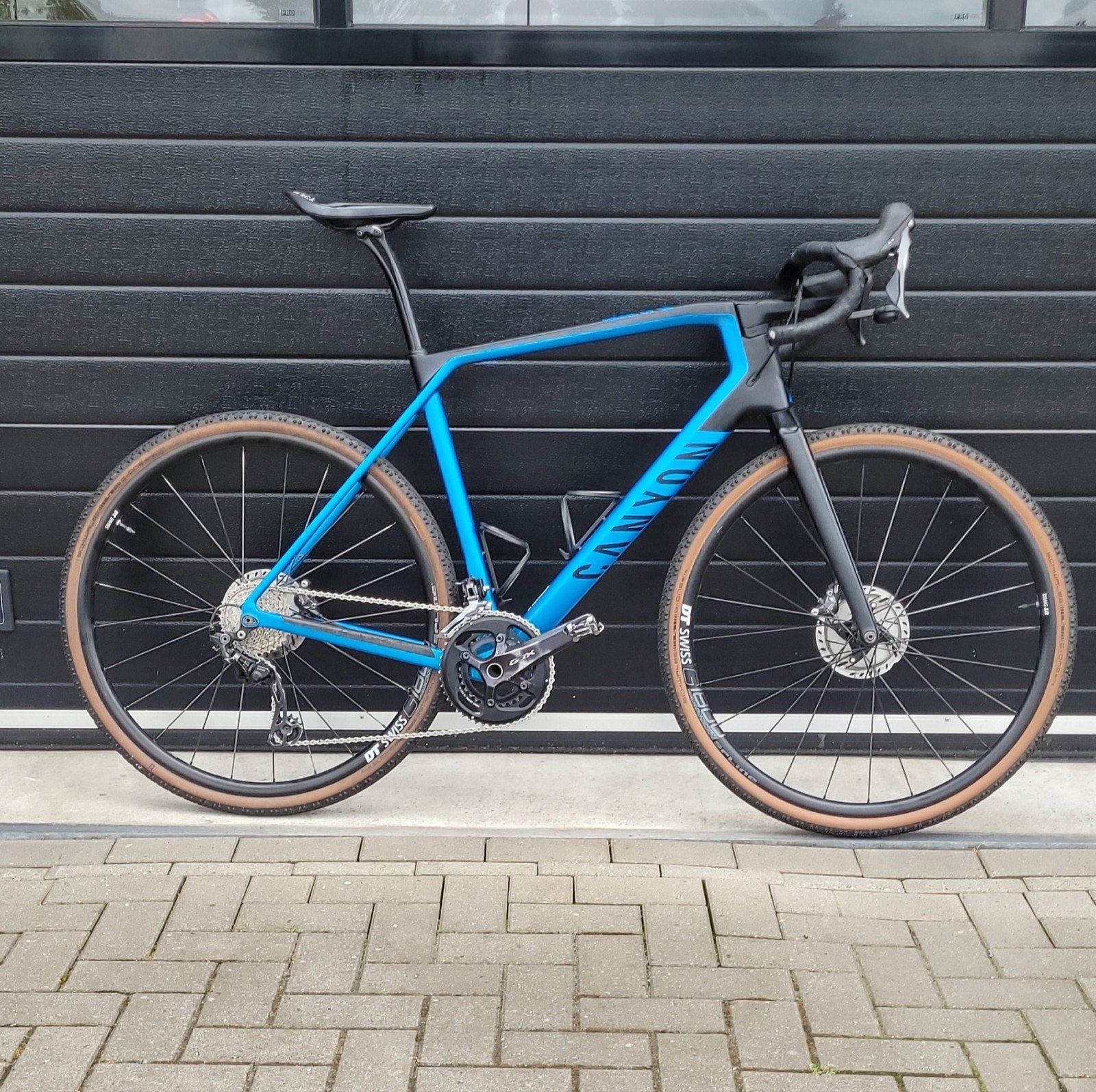 Canyon Grail CF SL met spatbord set.
GRX 11 speed, DT Swiss, Ophalen