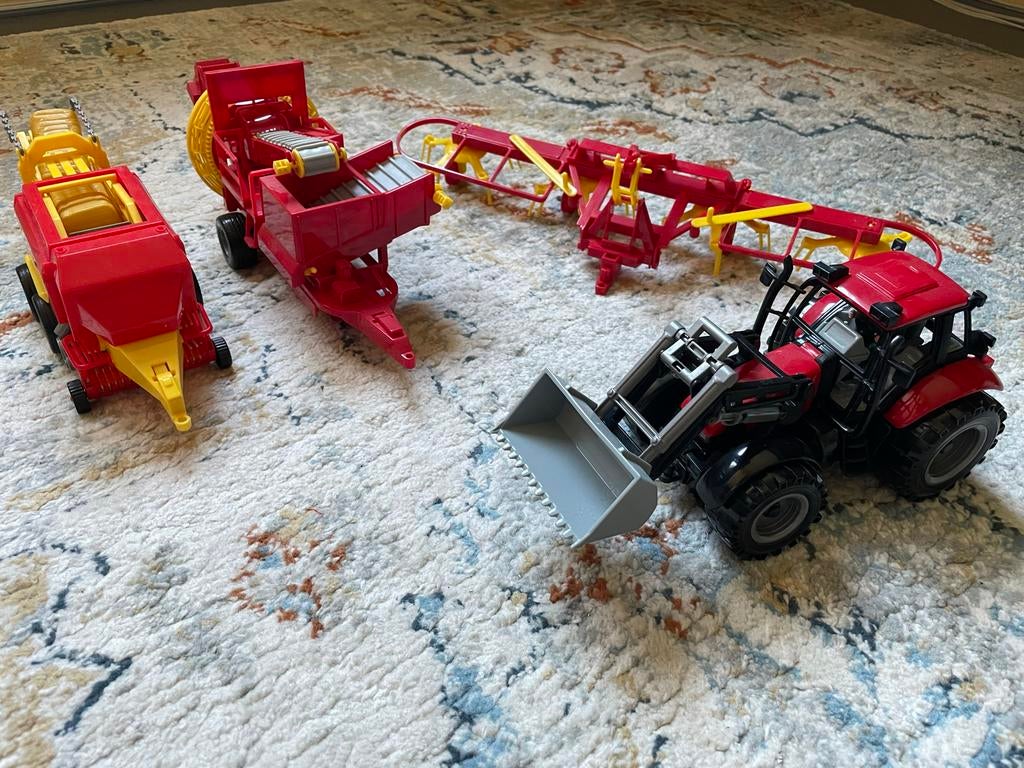 Rode tractor met aanhanger en hooihark speelgoed, Verzenden, Gebruikt