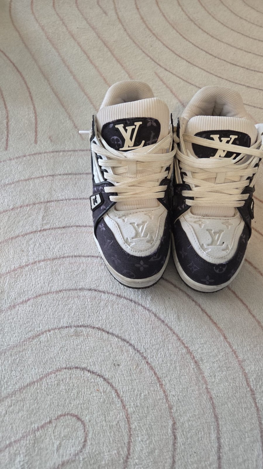 Louis Vuitton Sneakers Maat 37 - Zo goed als nieuw, Verzenden, Zo goed als nieuw, Zwart, Sneakers of Gympen