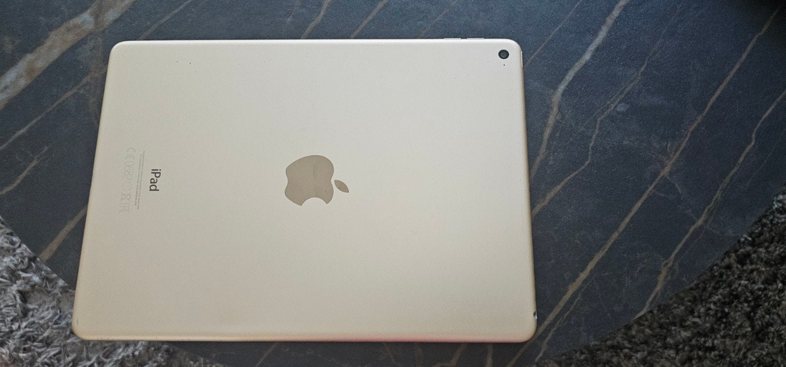 Apple iPad - Krom maar functioneel, Ophalen of Verzenden