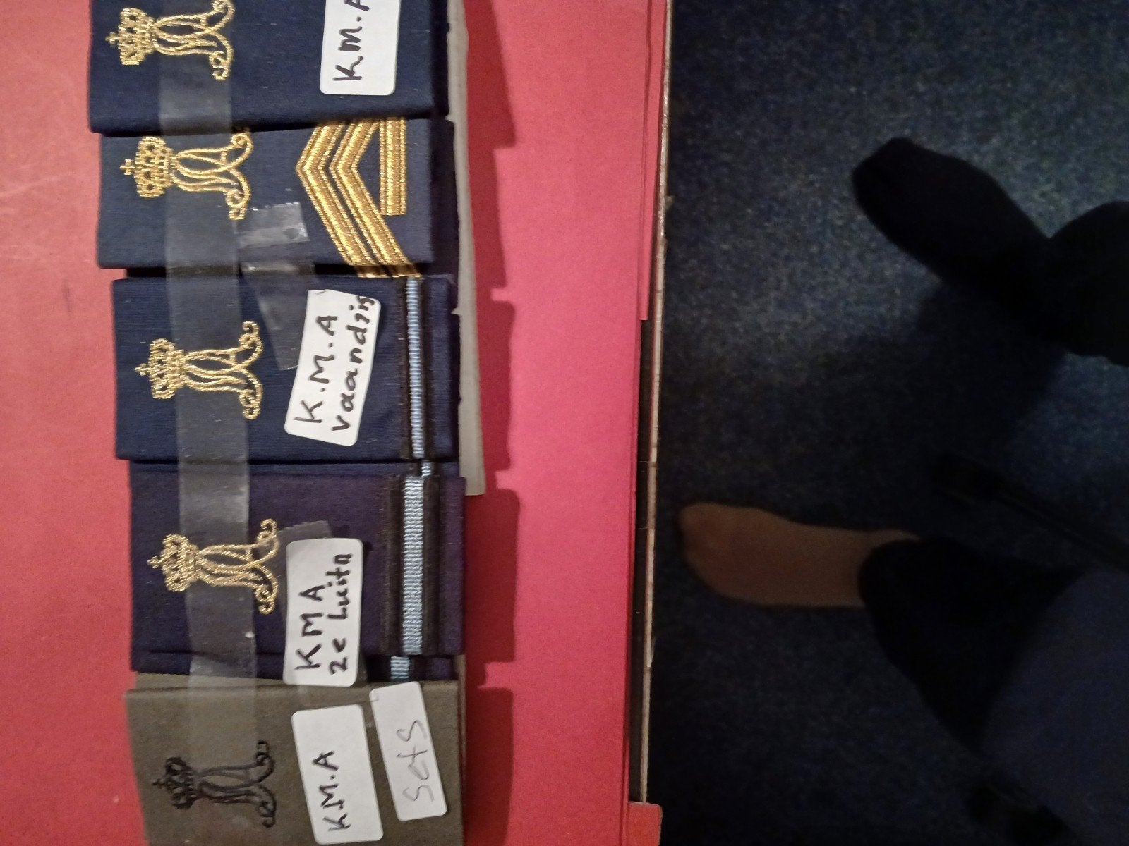 KMA Militaire Insignes Sets - Diverse Rangen, Ophalen of Verzenden, Landmacht, Nederland, Embleem of Badge