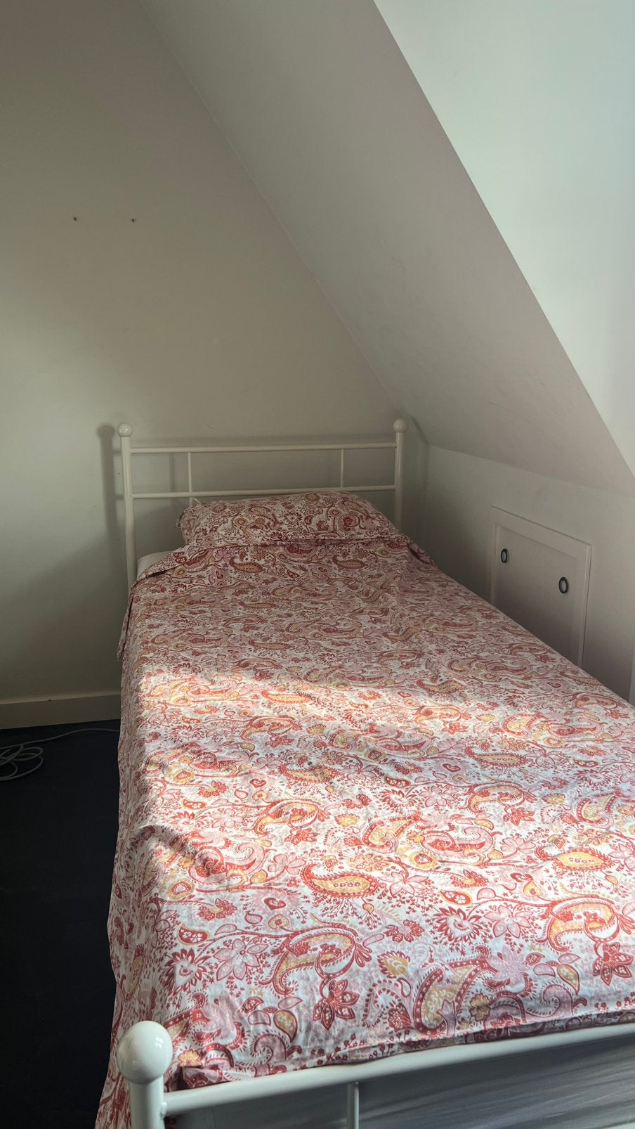Wit stalen eenpersoonsbed 90x210 van beter bed, Ophalen, 90 cm, Zo goed als nieuw, Metaal